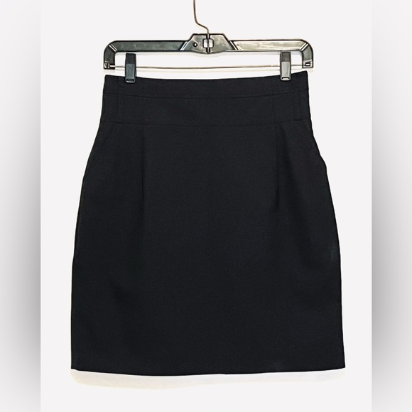 Gianni Bini Dresses & Skirts - Gianni Bini Mini Pencil Skirt in Black size 10